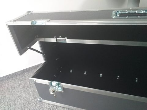Atypický přepravní box na cesty — fotka 3