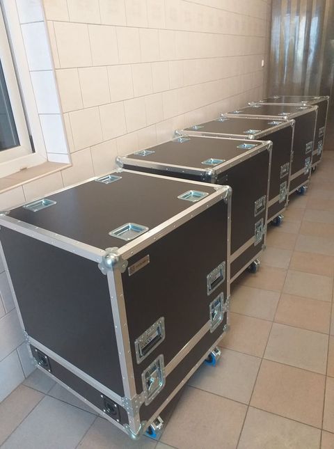 Přepravní box na závodní motor – černý — fotka 3